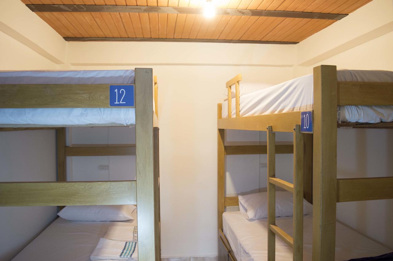 El Descanso Donde Sara Hostel Меделин Екстериор снимка