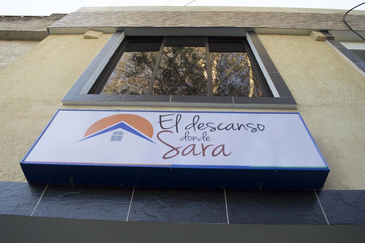 El Descanso Donde Sara Hostel Меделин Екстериор снимка