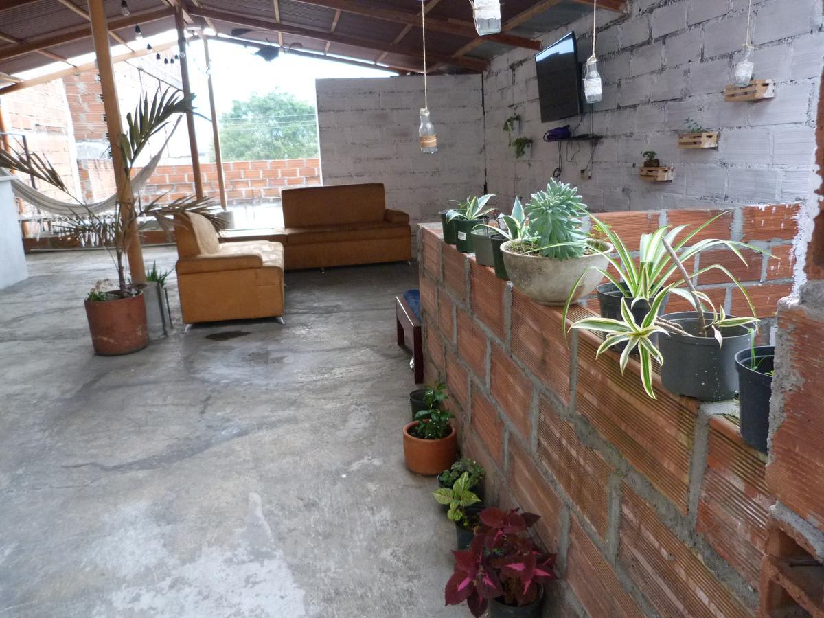 El Descanso Donde Sara Hostel Меделин Екстериор снимка