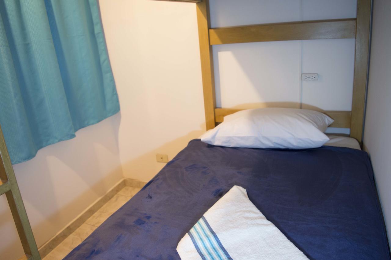 El Descanso Donde Sara Hostel Меделин Екстериор снимка