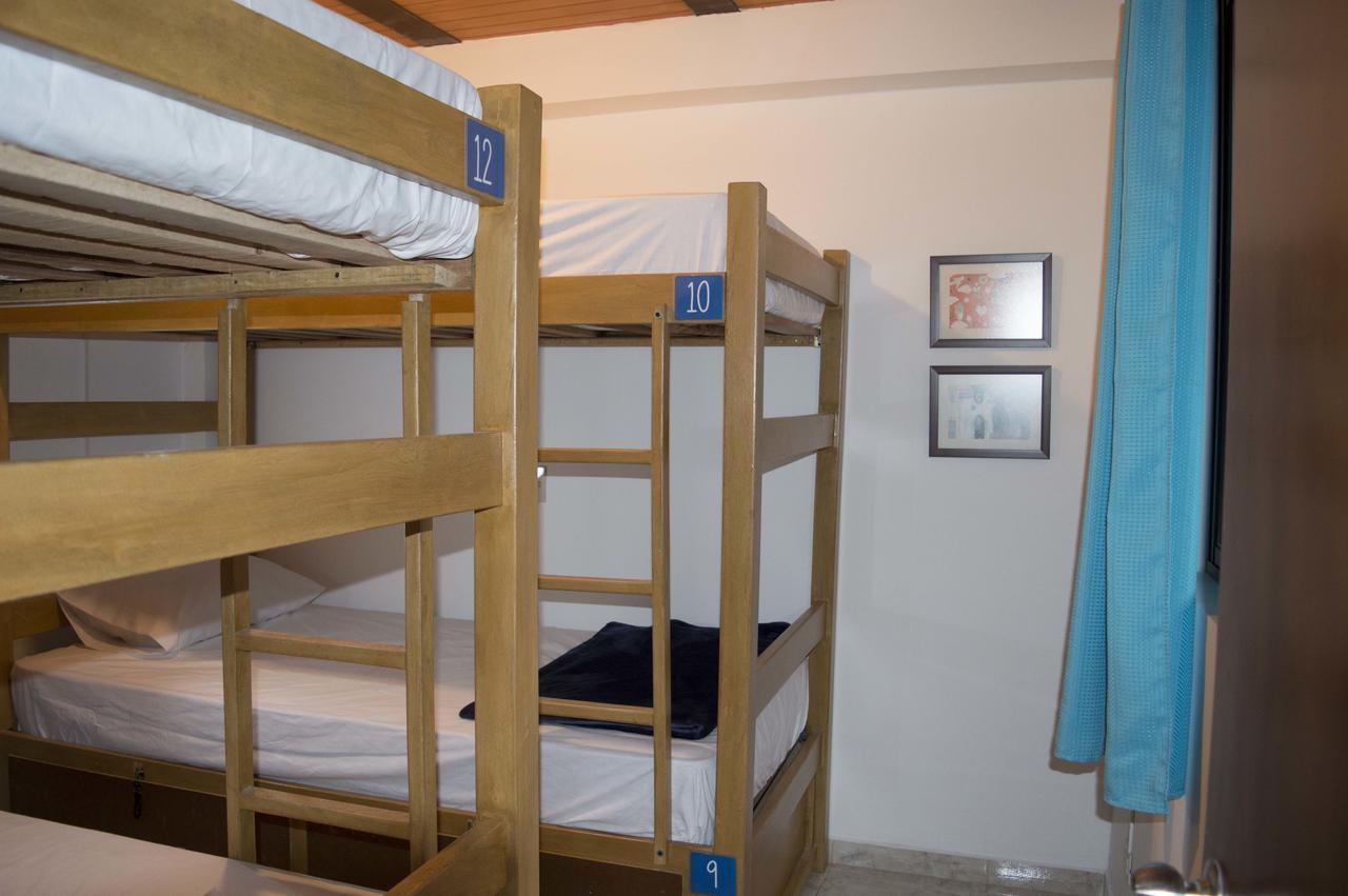 El Descanso Donde Sara Hostel Меделин Екстериор снимка